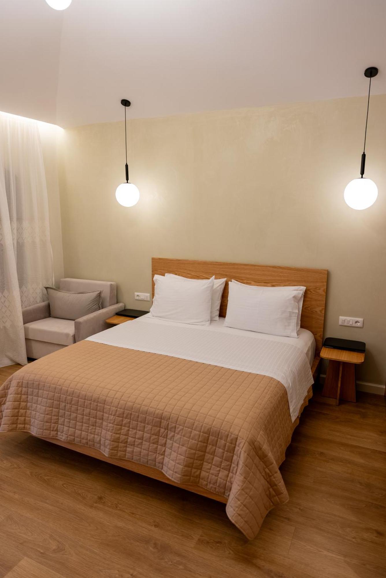 Elpis Guest House ฮีมาเรอ ภายนอก รูปภาพ