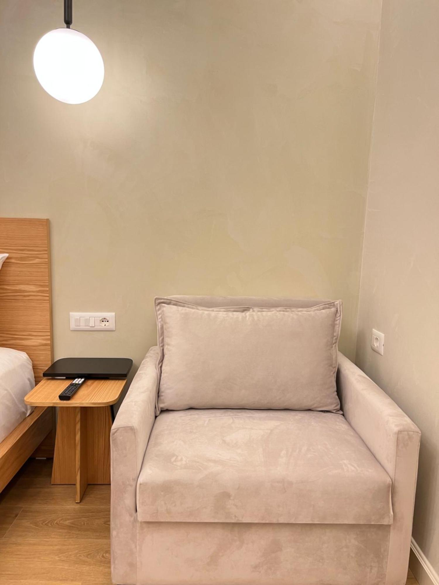 Elpis Guest House ฮีมาเรอ ภายนอก รูปภาพ