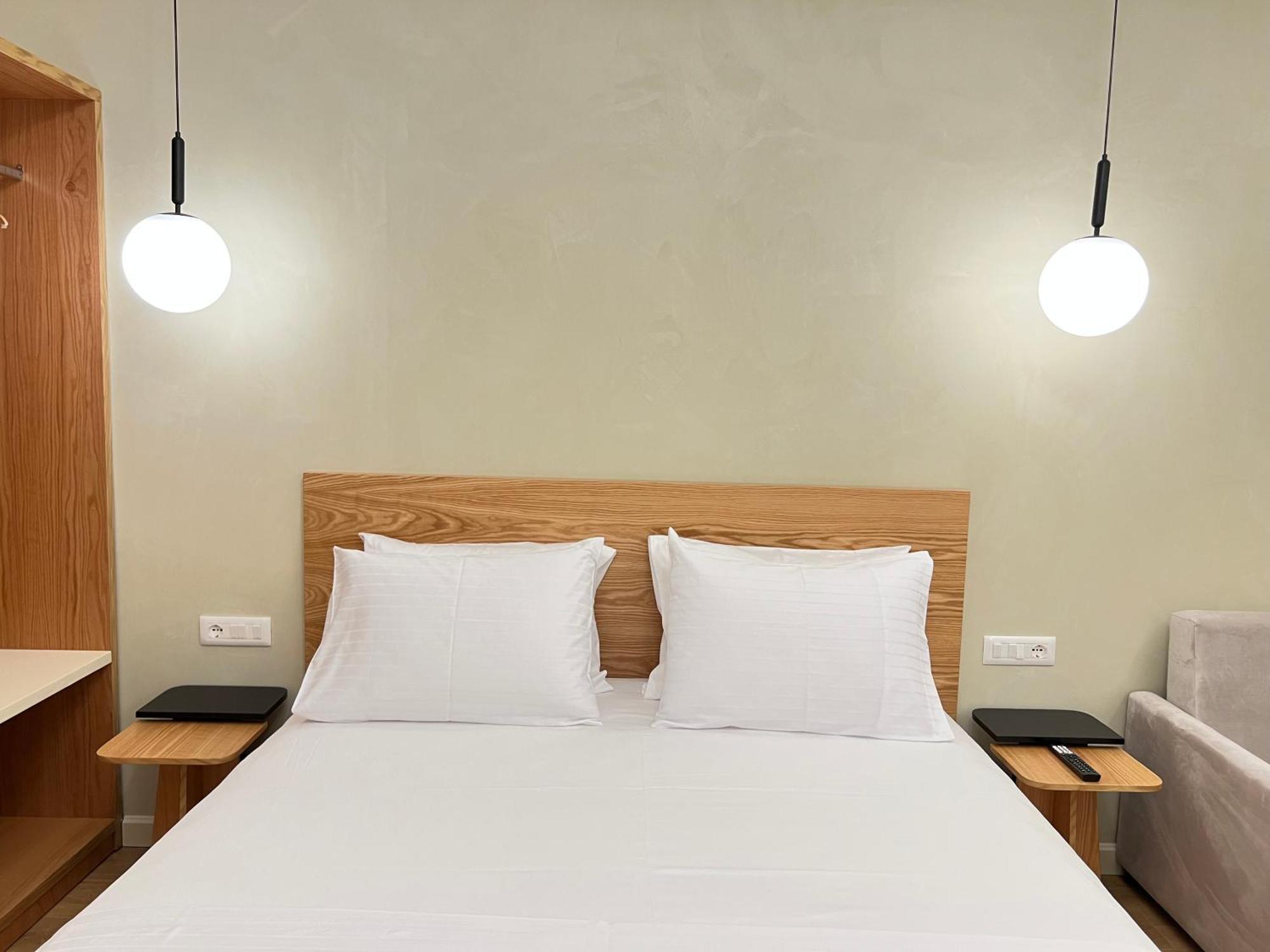 Elpis Guest House ฮีมาเรอ ภายนอก รูปภาพ