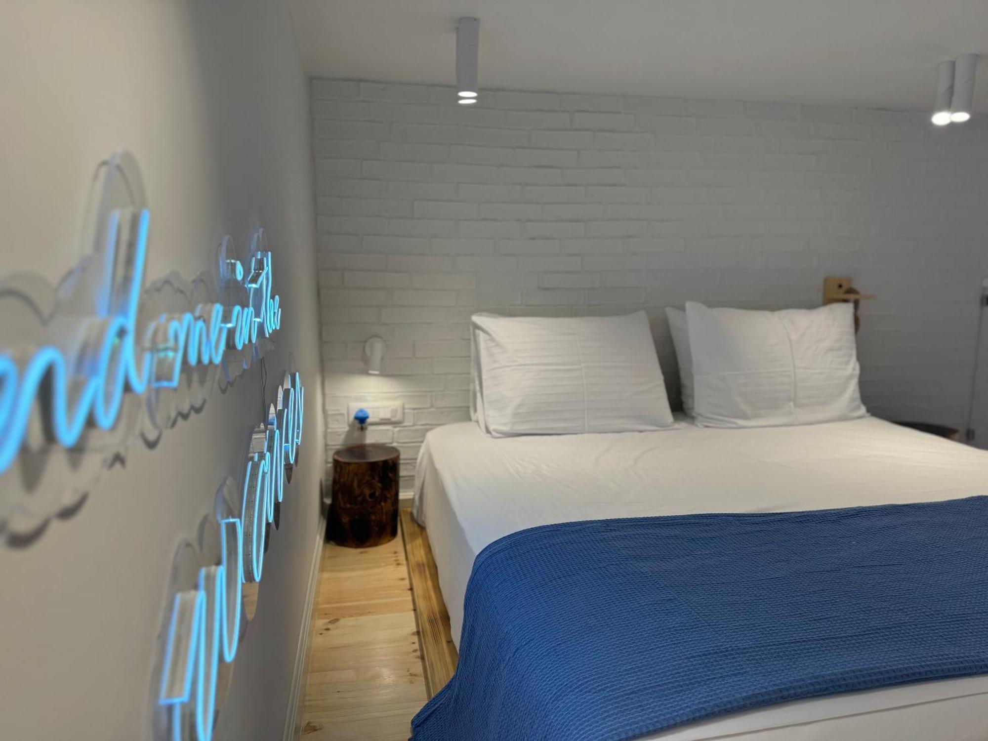 Elpis Guest House ฮีมาเรอ ภายนอก รูปภาพ